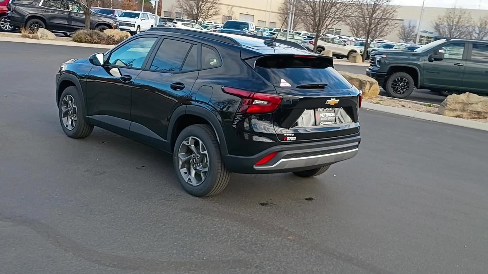 New 2026 Chevrolet Trax LT w/ Sunroof Package image 2