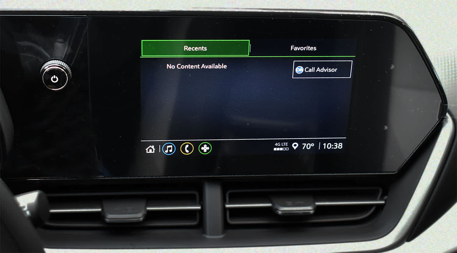 Used 2025 Chevrolet Trax LT w/ LT Convenience Package FWD image 17