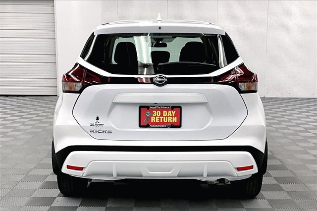 New 2025 Nissan Kicks Play S image 4