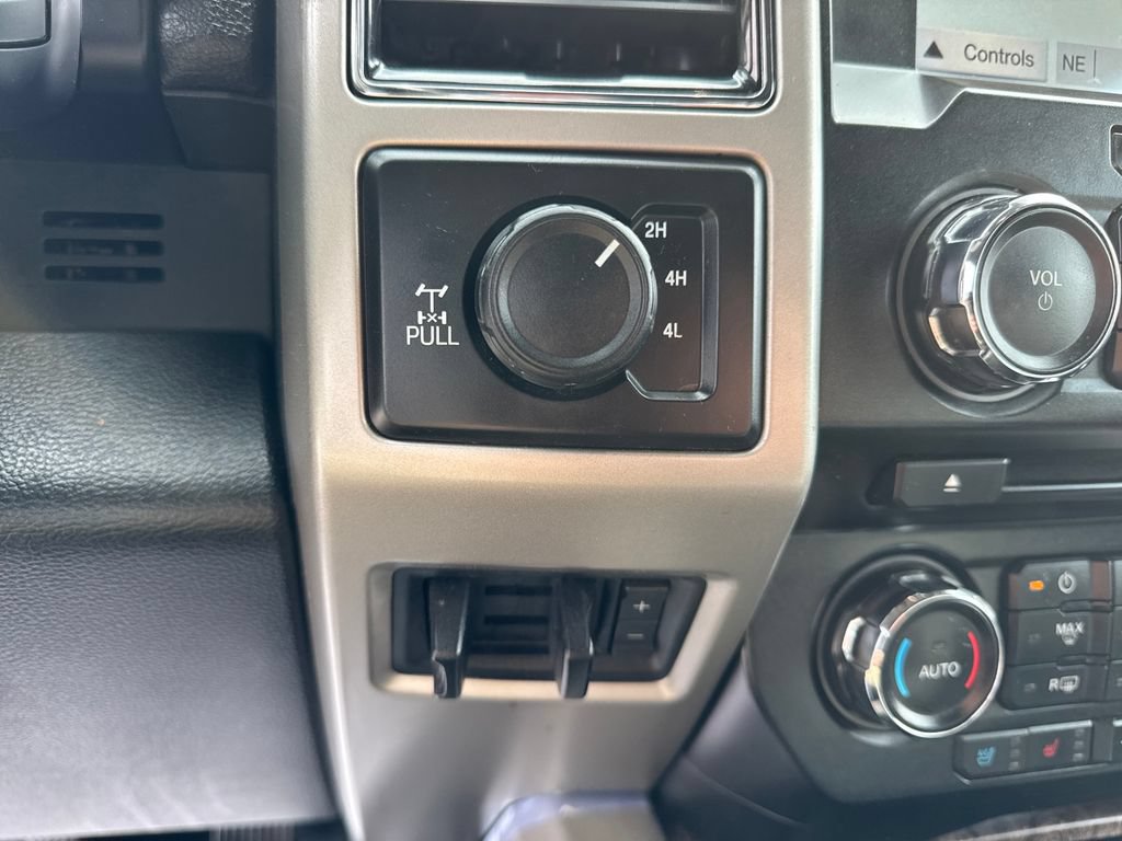 Used 2018 Ford F350 Lariat w/ Lariat Value Package AWD/4WD image 27