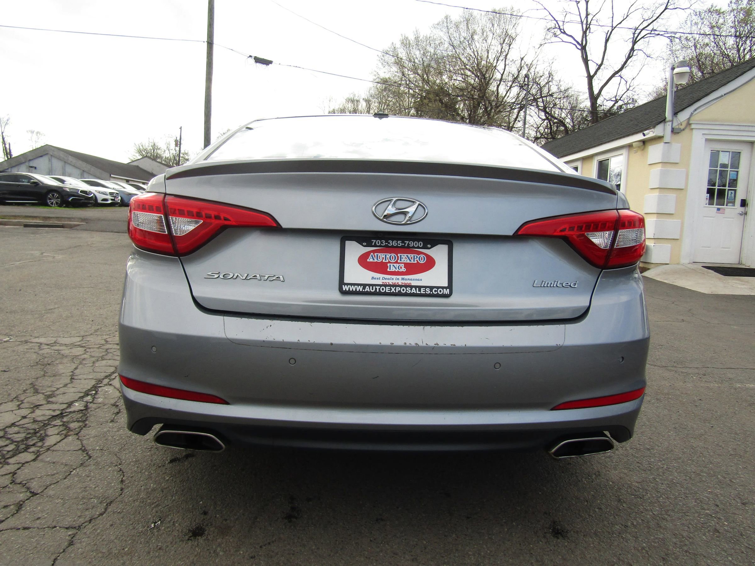 Used 2015 Hyundai Sonata Limited w/ Option Group 06 FWD image 6
