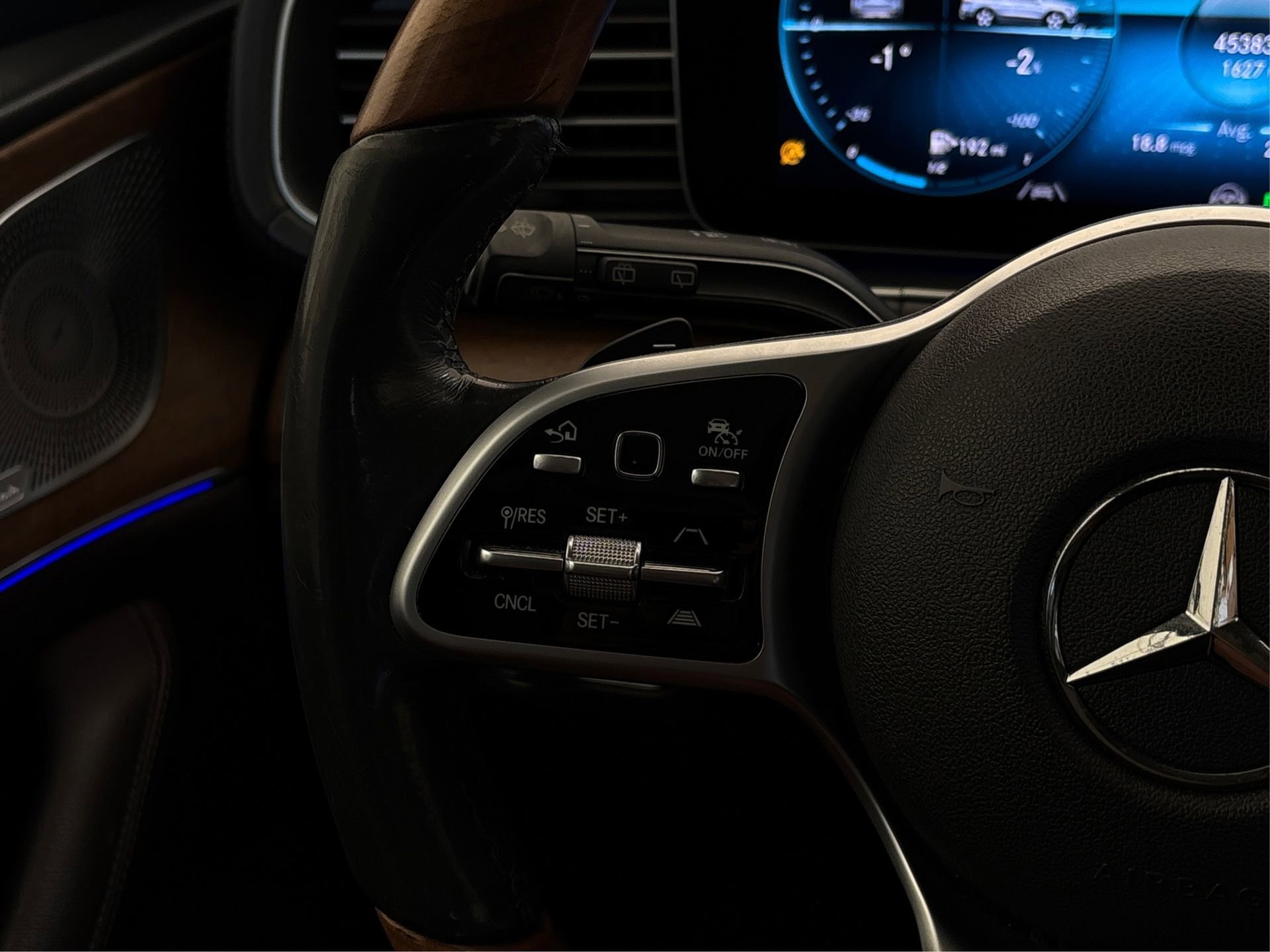 Used 2020 Mercedes-Benz GLS 450 4MATIC image 28