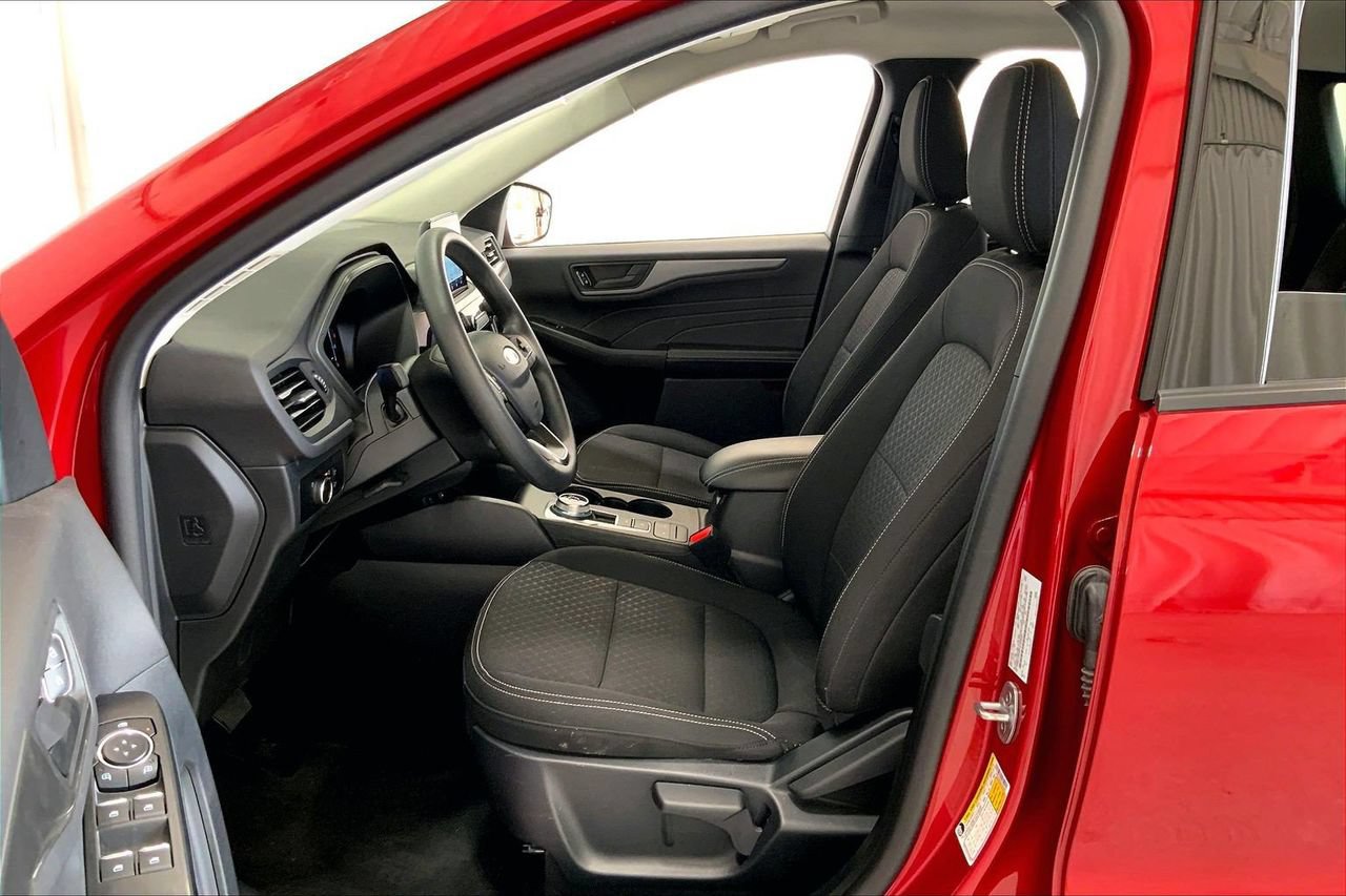 Used 2025 Ford Escape Active FWD image 18