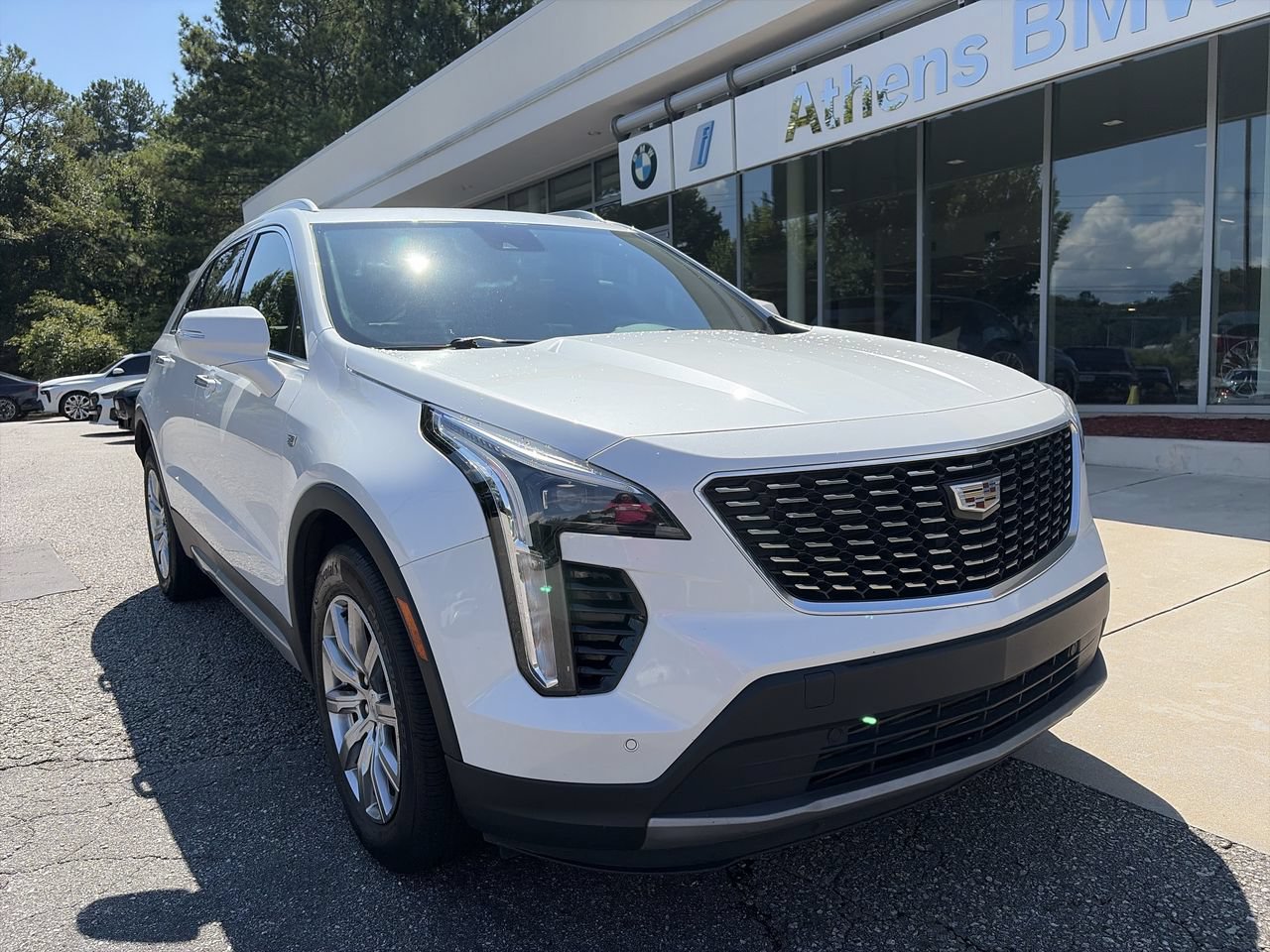 Used 2021 Cadillac XT4 Premium Luxury FWD image 1