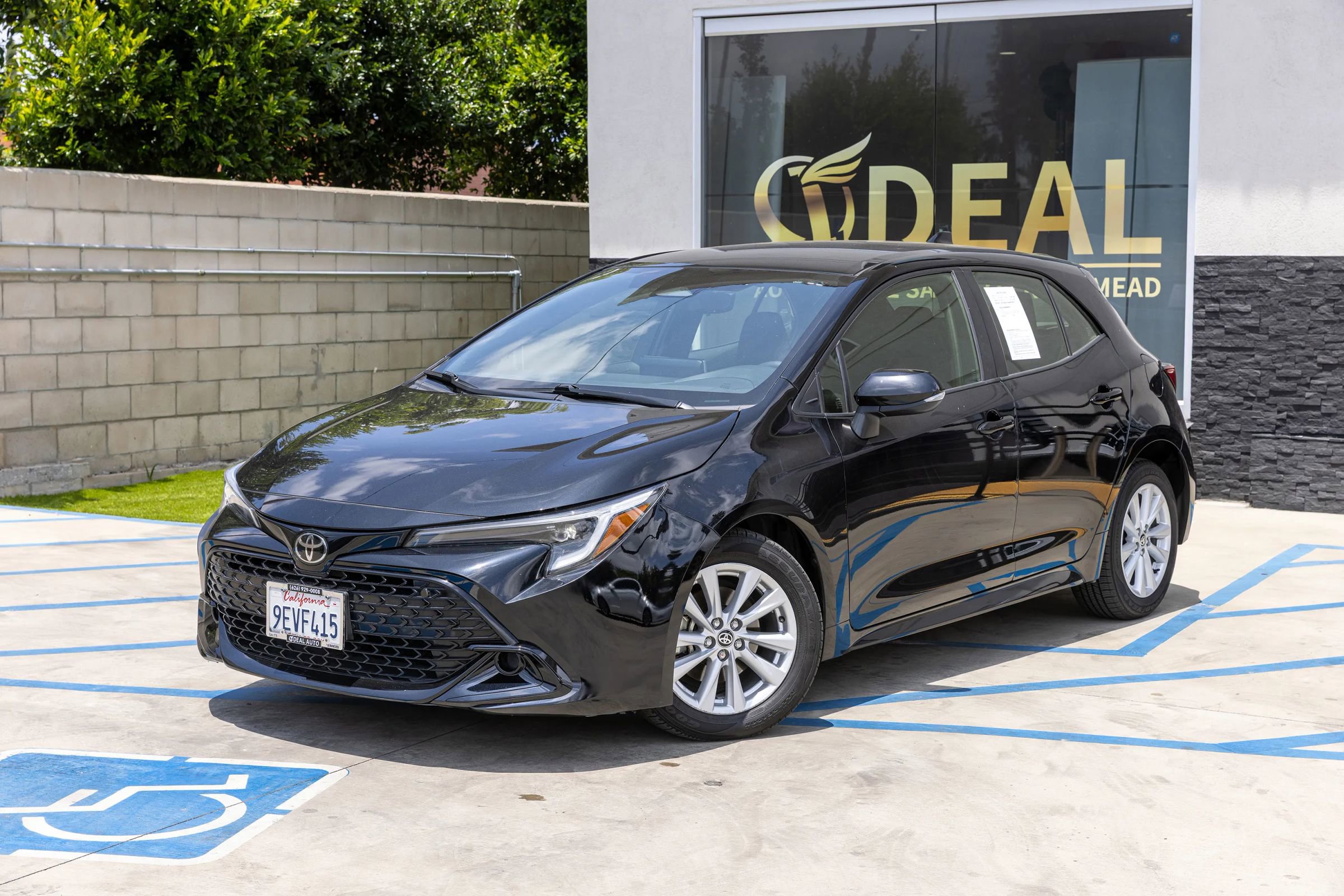 Used 2023 Toyota Corolla SE w/ Blackout Package (TMS) FWD image 6