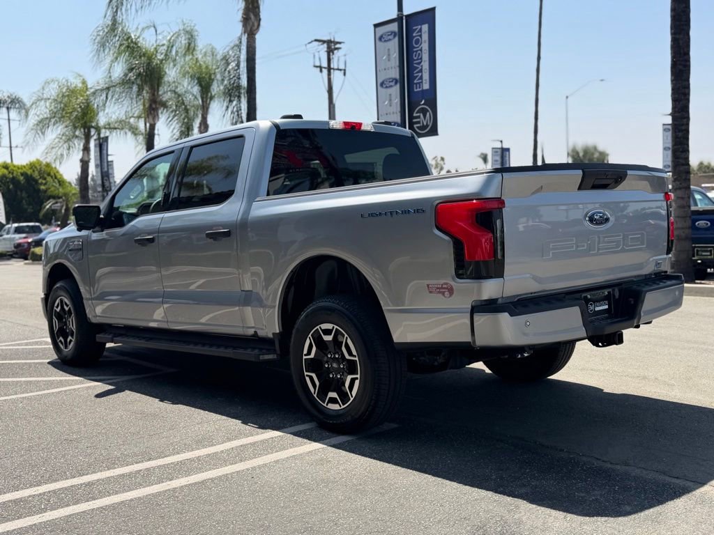 Used 2023 Ford F150 Lightning XLT AWD/4WD image 11