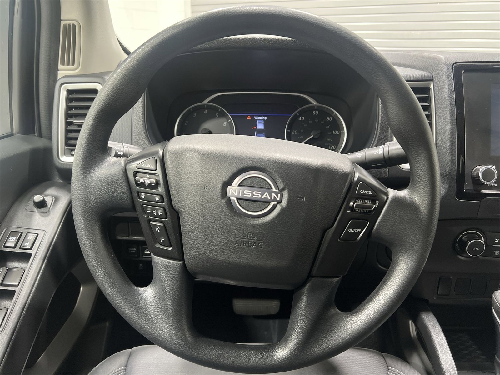 Used 2023 Nissan Frontier SV image 14