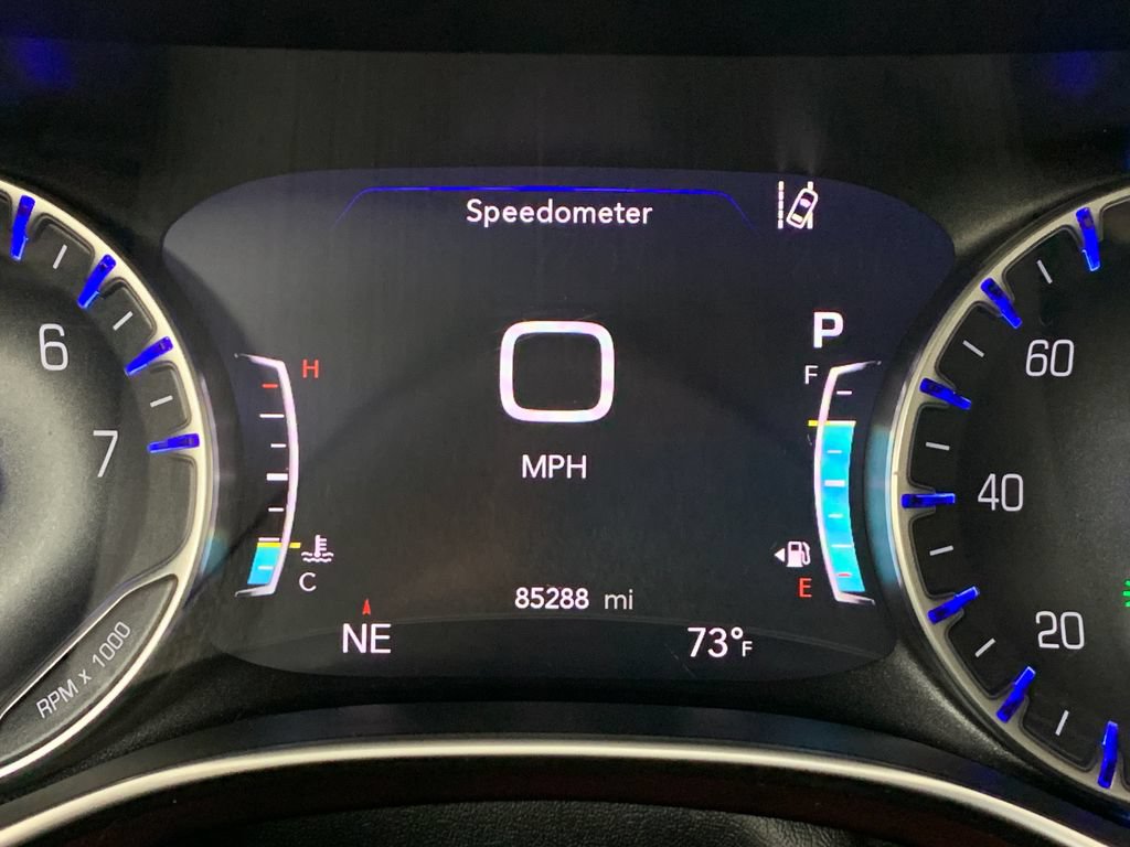 Used 2020 Chrysler Pacifica Limited w/ Advanced Safetytec Group FWD image 36