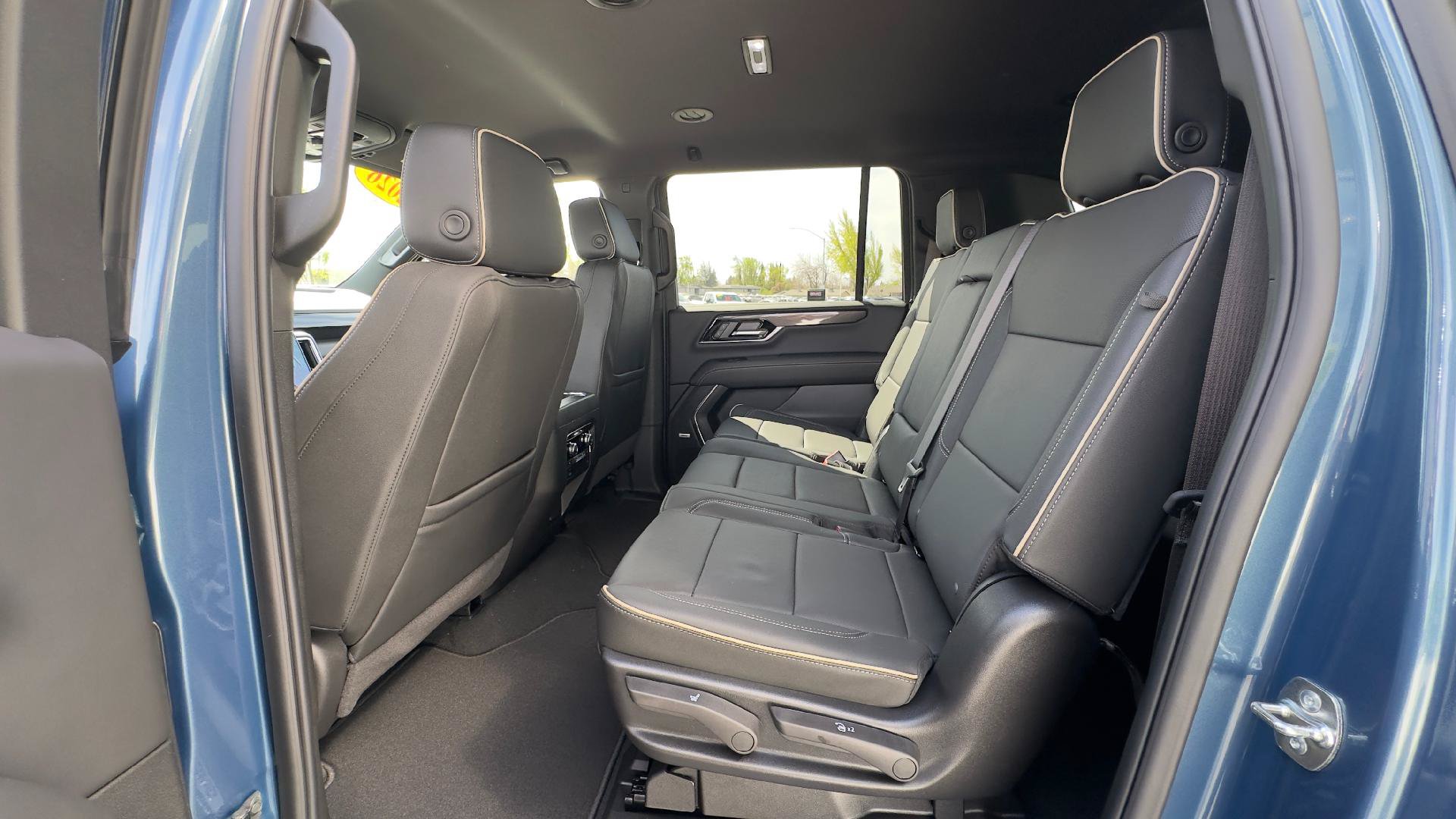 New 2026 GMC Yukon XL Elevation AWD/4WD image 7
