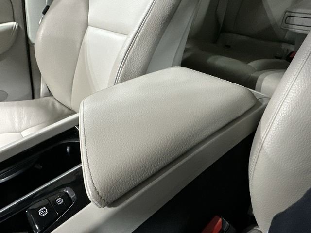 Used 2022 Volvo XC60 B5 Momentum image 27