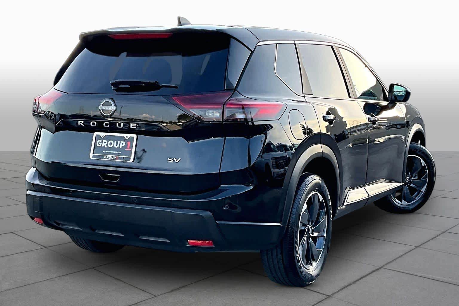 Used 2024 Nissan Rogue SV FWD image 13