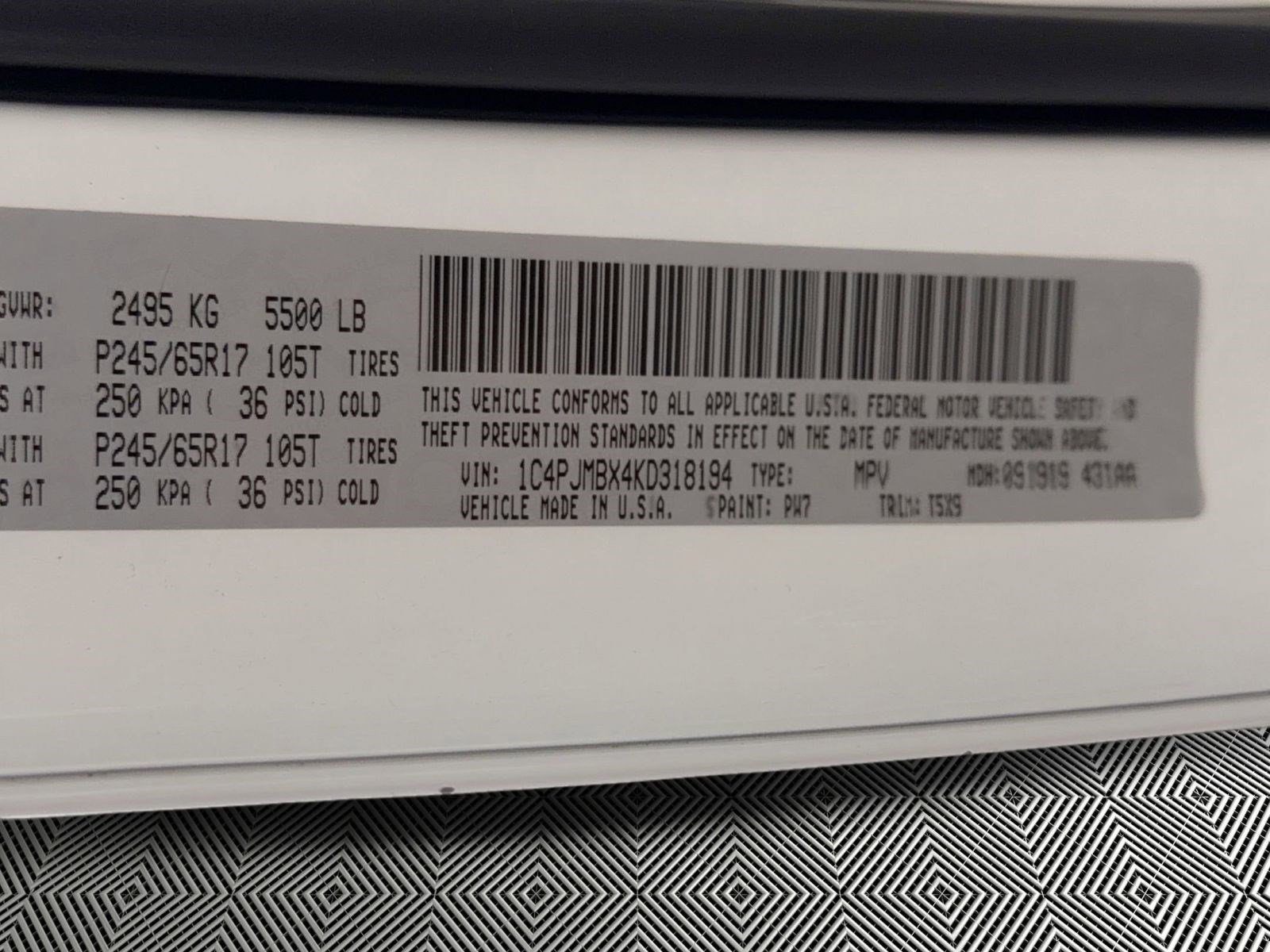 Used 2019 Jeep Cherokee Trailhawk AWD/4WD image 21