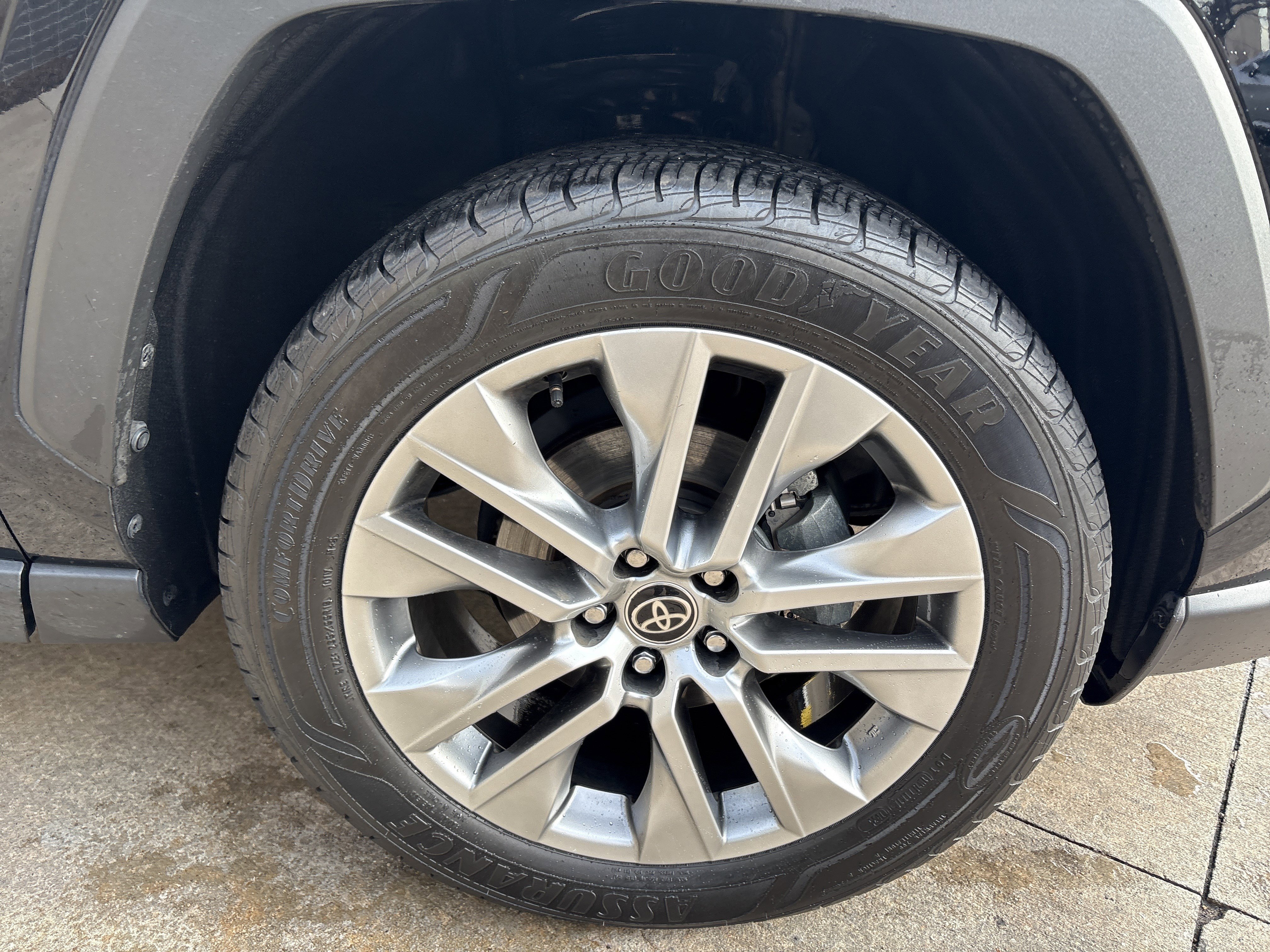 Used 2022 Toyota RAV4 Limited image 13