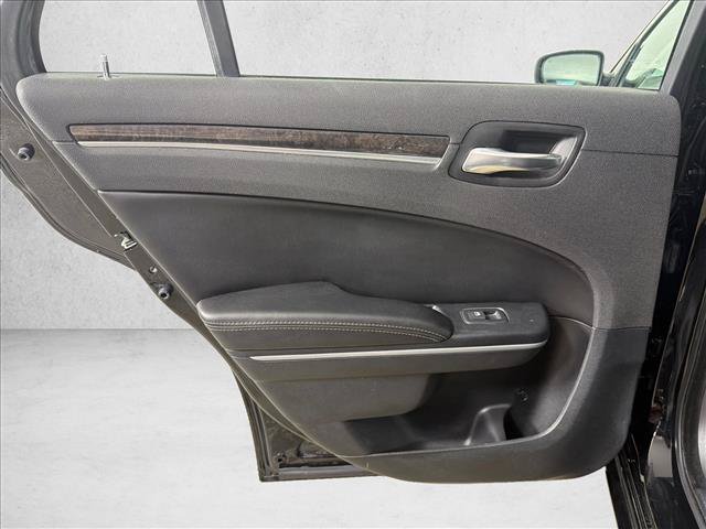Used 2020 Chrysler 300 Limited RWD image 23
