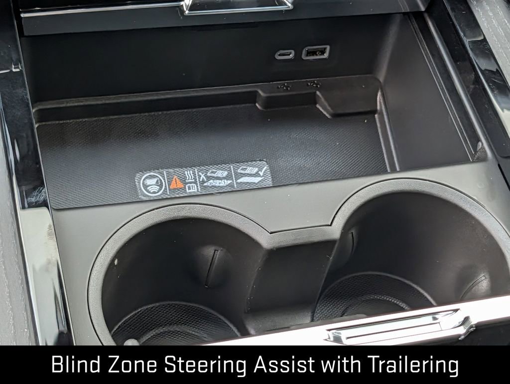 New 2026 GMC Yukon AT4 Ultimate w/ LPO, Floor Liner Package AWD/4WD image 15