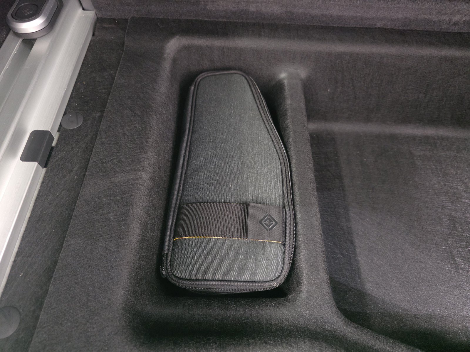 Used 2024 Rivian R1S Adventure AWD/4WD image 34