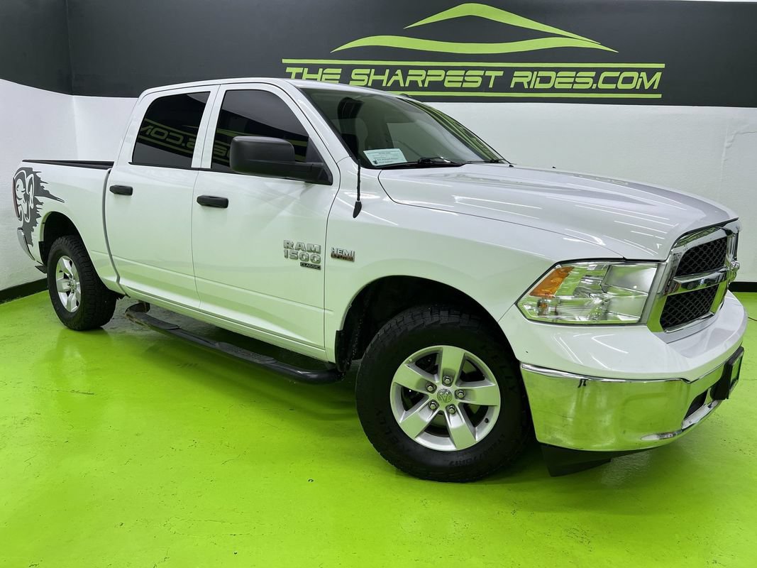 Used 2022 RAM 1500 Classic SLT AWD/4WD image 1