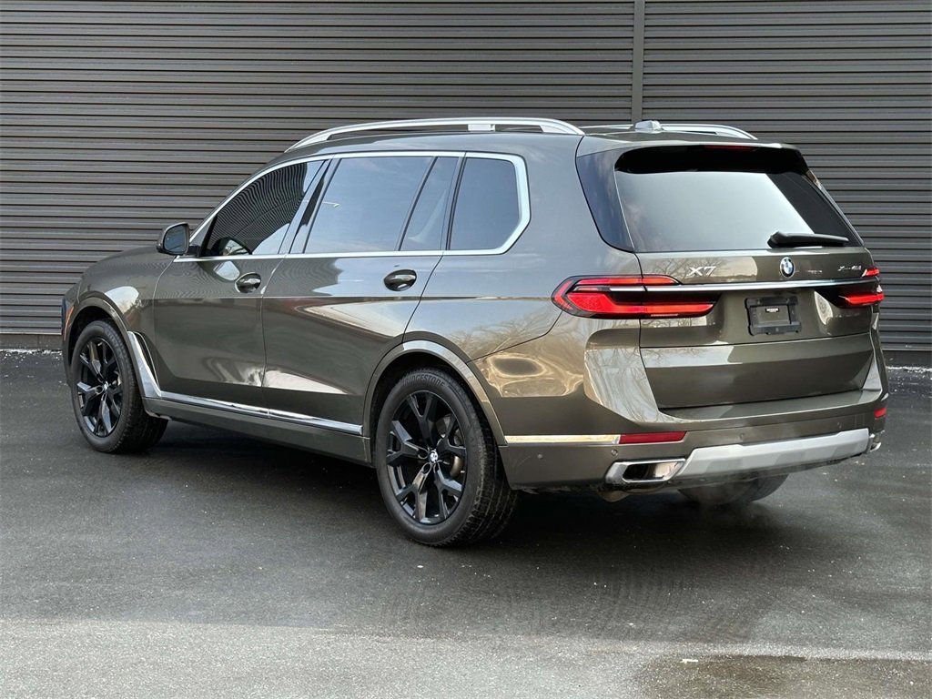 Used 2023 BMW X7 xDrive40i w/ Parking Assistance Package image 3