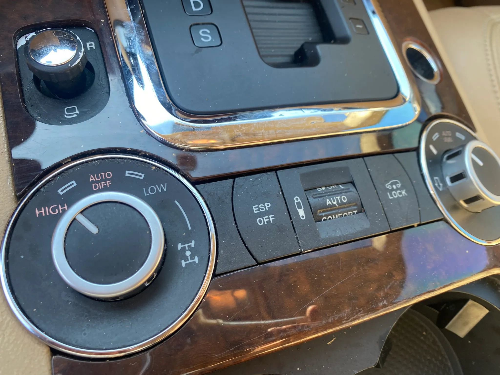 Used 2005 Volkswagen Touareg V8 image 24