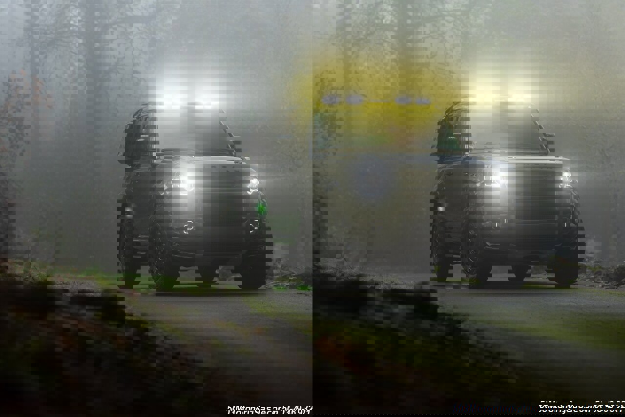 Used 2024 Land Rover Defender 90 V8 image 1