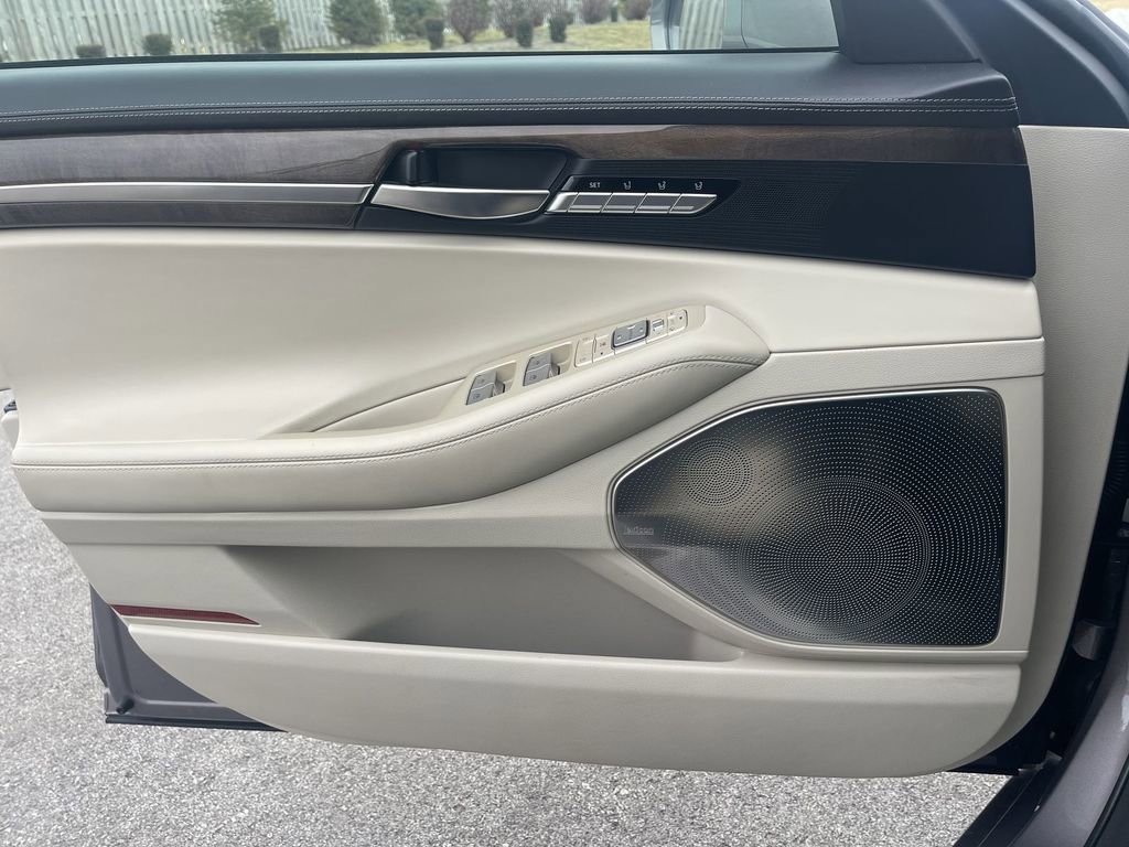 Used 2018 Genesis G90 5.0 Ultimate image 35