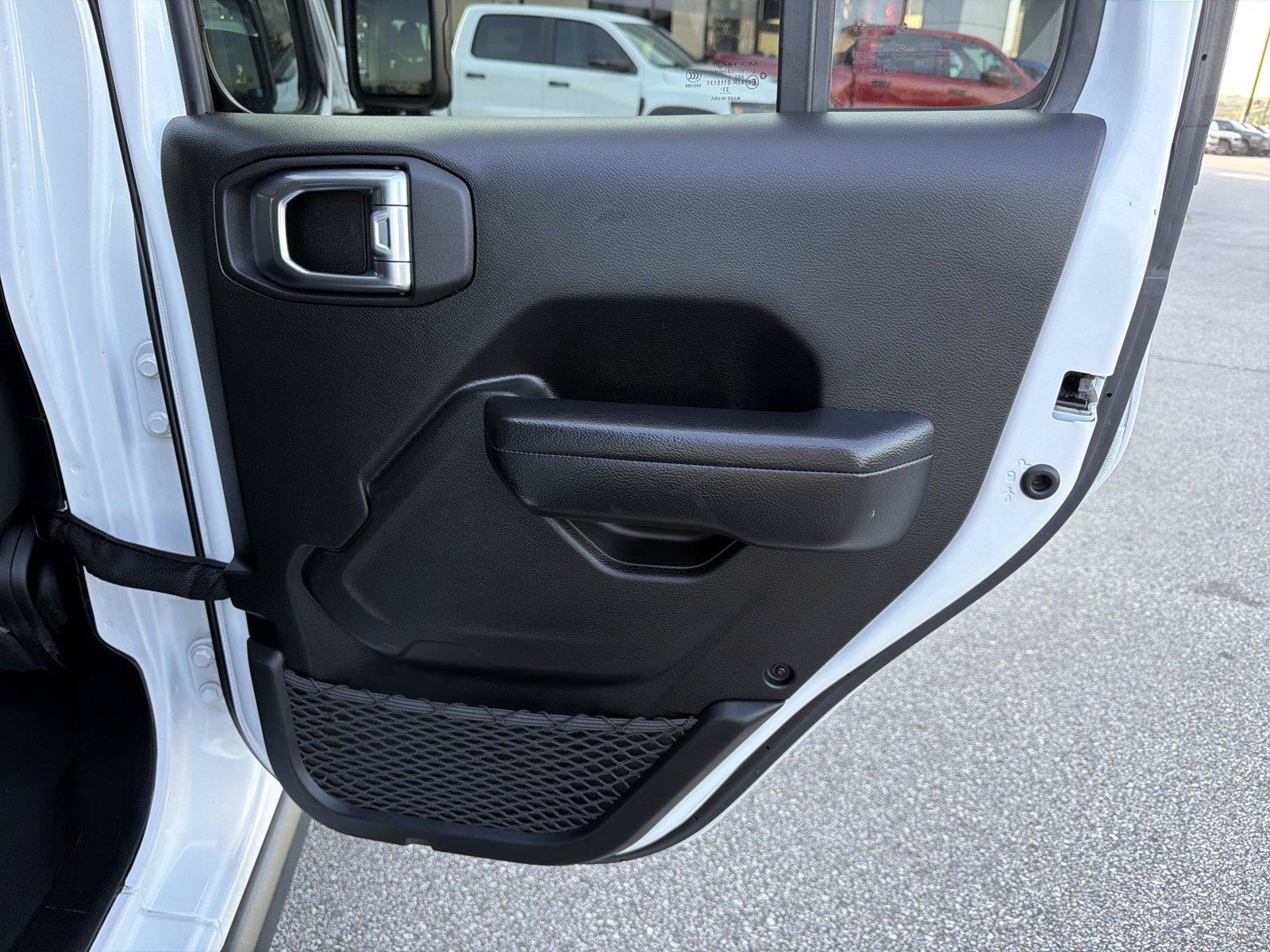 Used 2024 Jeep Wrangler Unlimited Rubicon 4xe AWD/4WD image 15