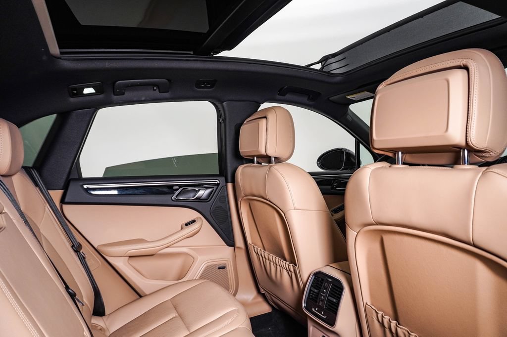 Certified 2023 Porsche Macan S AWD/4WD image 16
