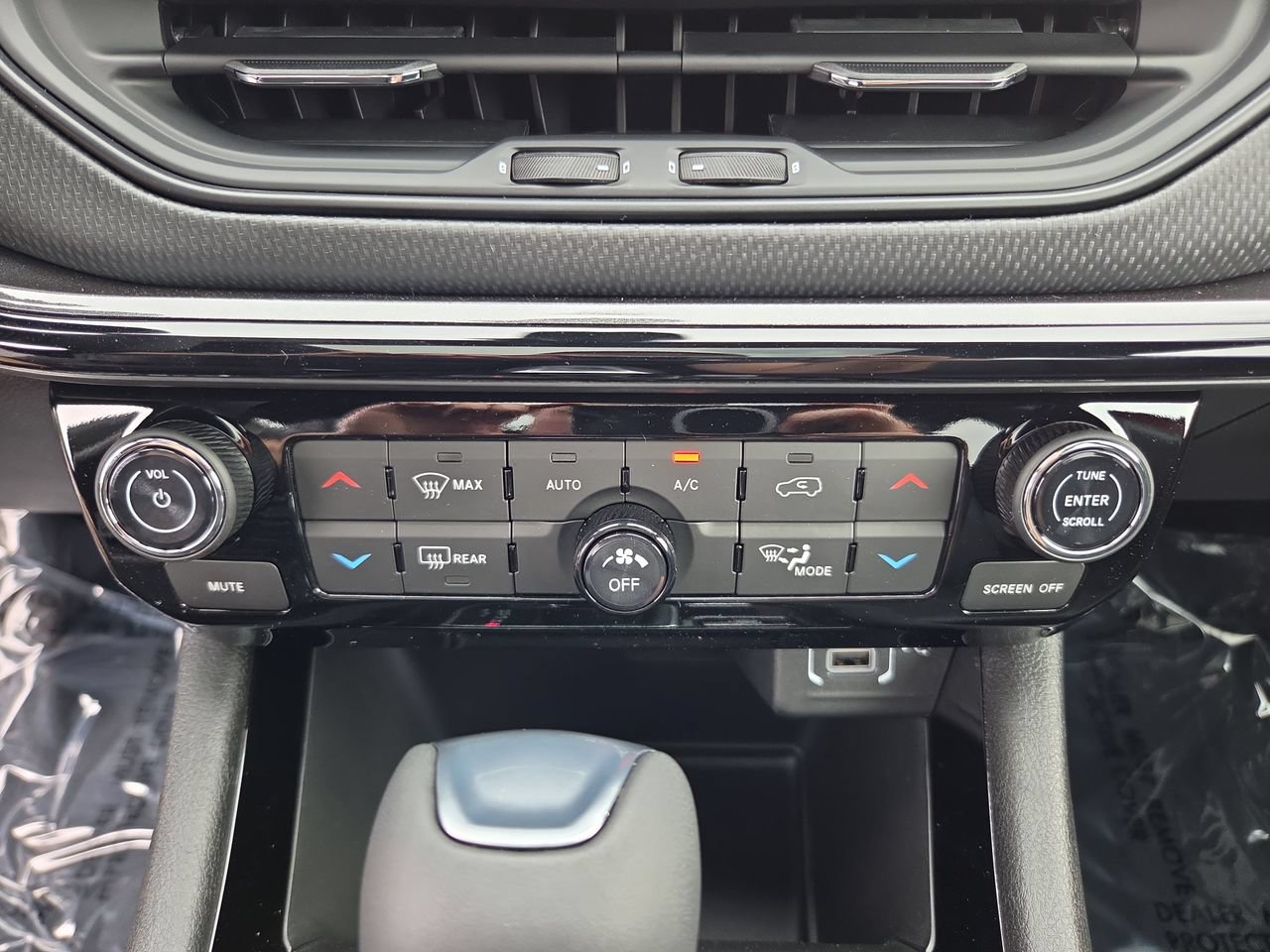 New 2026 Jeep Compass Limited w/ Sun, Sound & Navigation Group AWD/4WD image 28