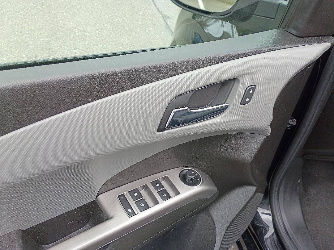 Used 2018 Chevrolet Sonic Premier FWD image 14