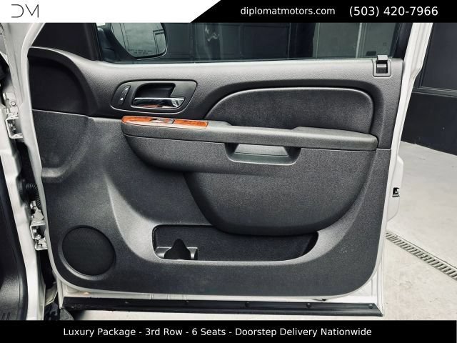 Used 2010 Chevrolet Tahoe LT w/ Luxury Package AWD/4WD image 28