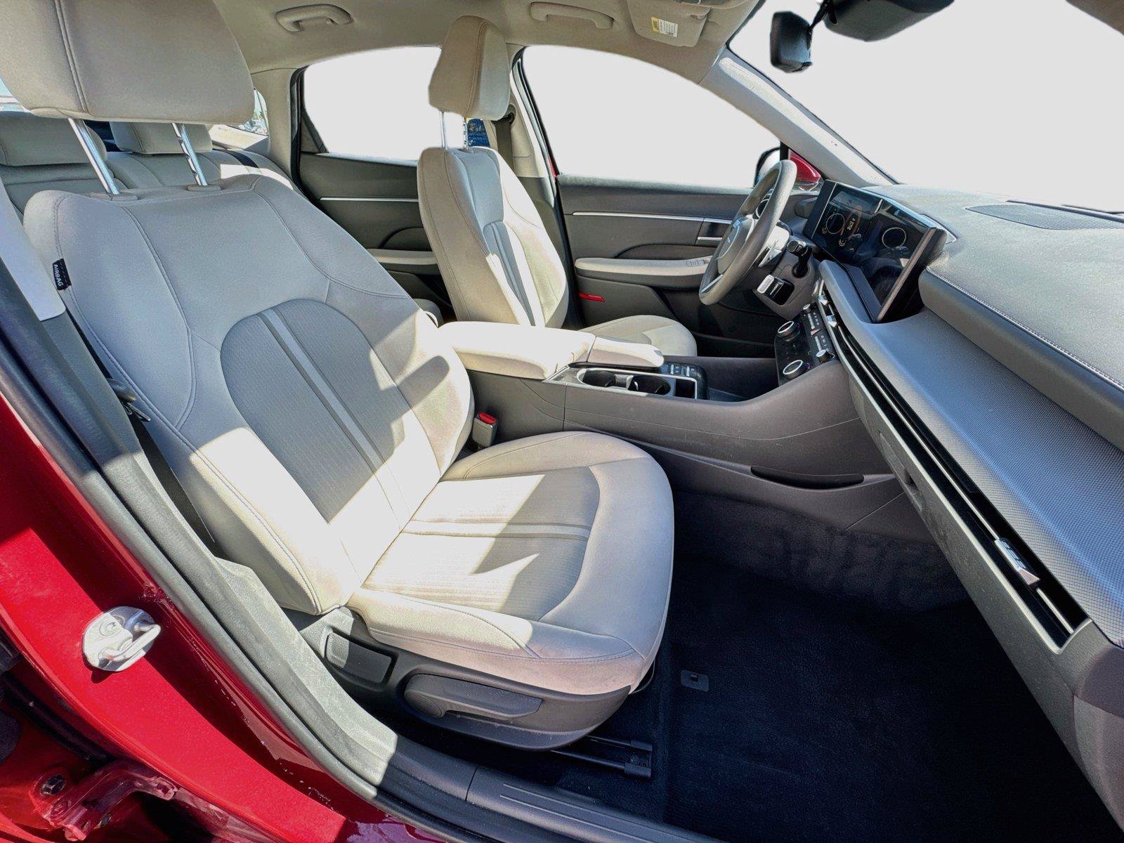 Used 2025 Hyundai Sonata SEL FWD image 11