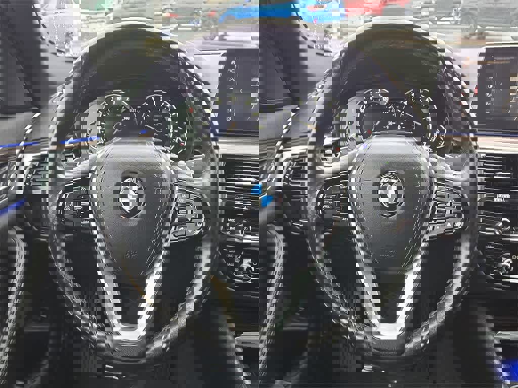 Used 2019 BMW 530i w/ Convenience Package image 12