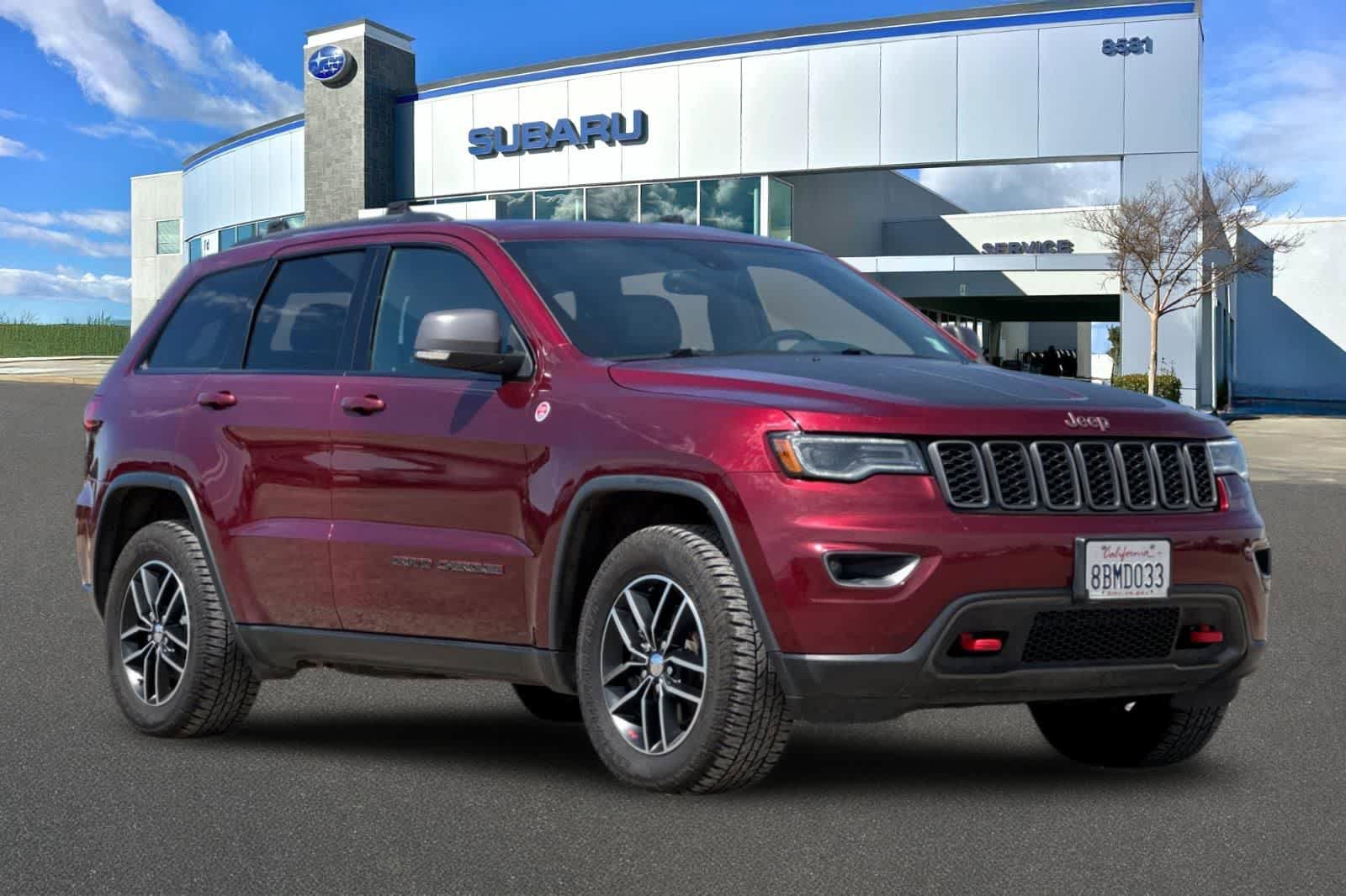 Used 2017 Jeep Grand Cherokee Trailhawk w/ Trailhawk Luxury Group AWD/4WD image 5