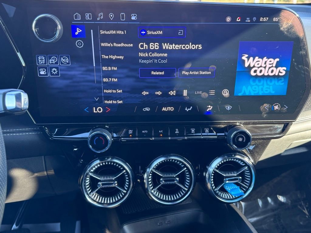 Used 2025 Chevrolet Blazer EV LT image 18