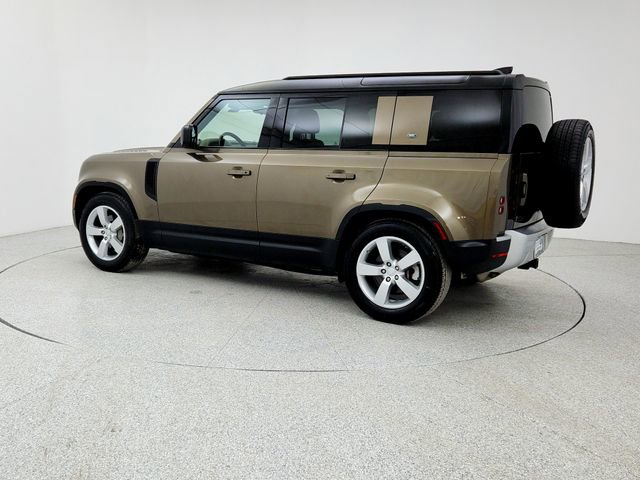 Used 2020 Land Rover Defender 110 First Edition image 7