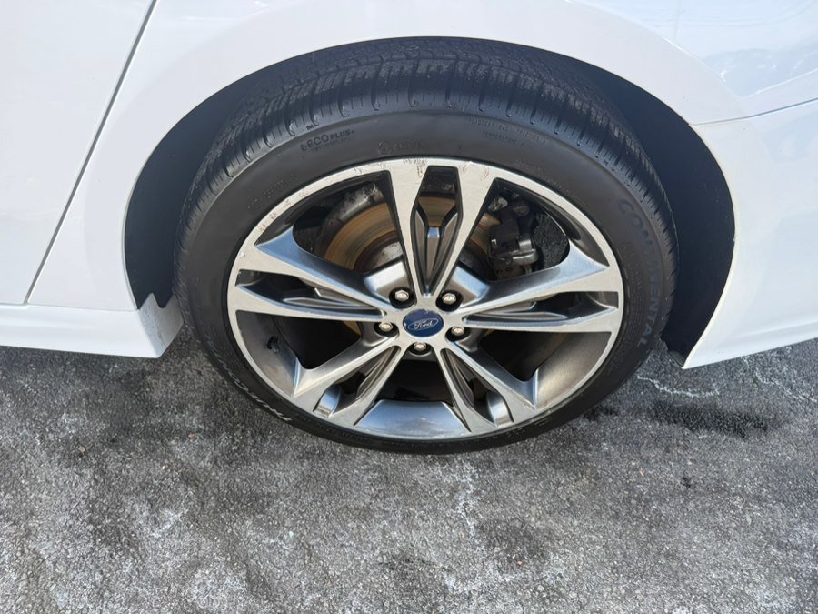 Used 2020 Ford Fusion Titanium image 5