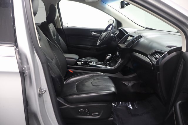 Used 2018 Ford Edge Titanium w/ Equipment Group 301A image 14