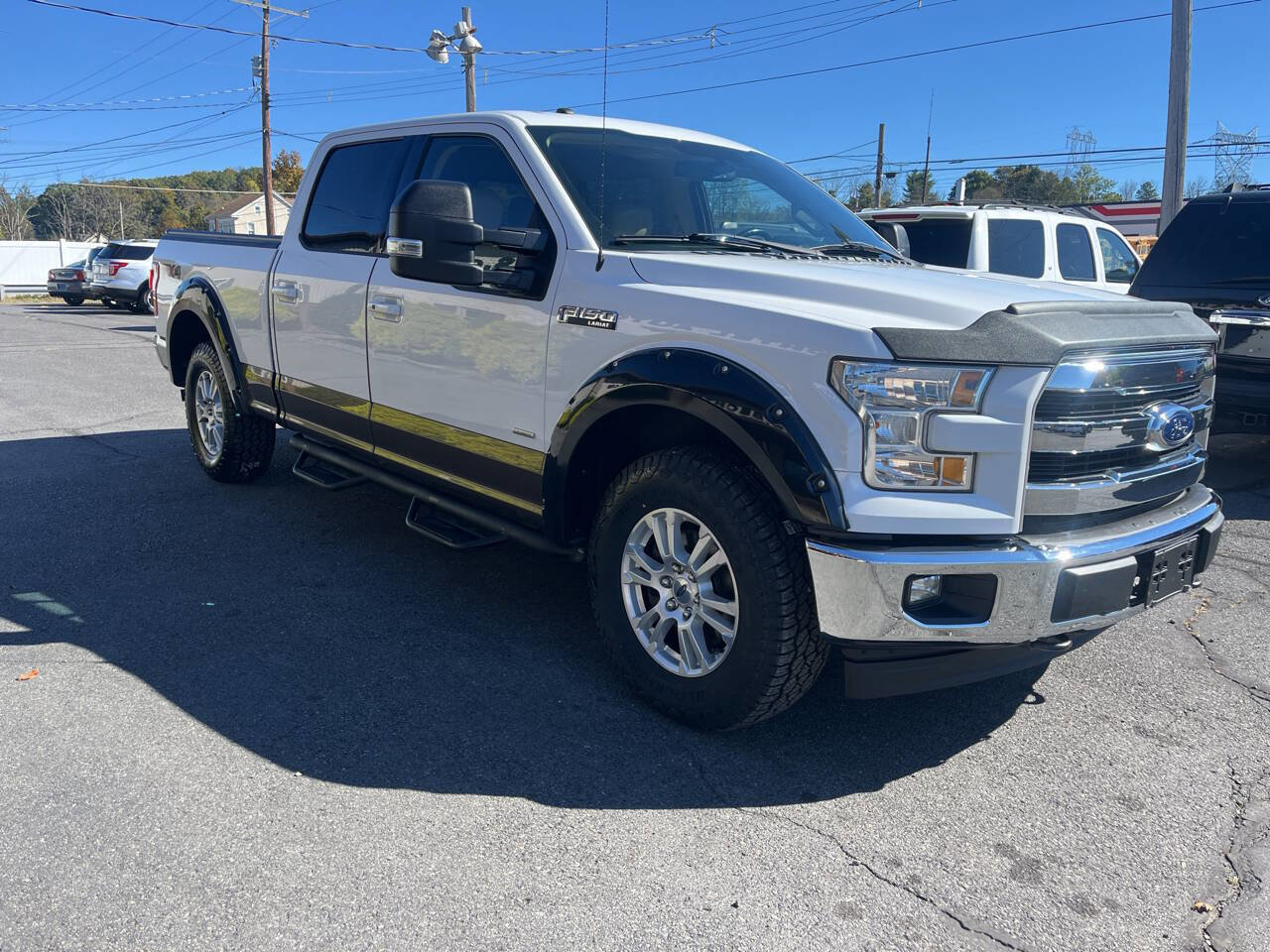 Used 2017 Ford F150 Lariat w/ Equipment Group 501A Mid image 4