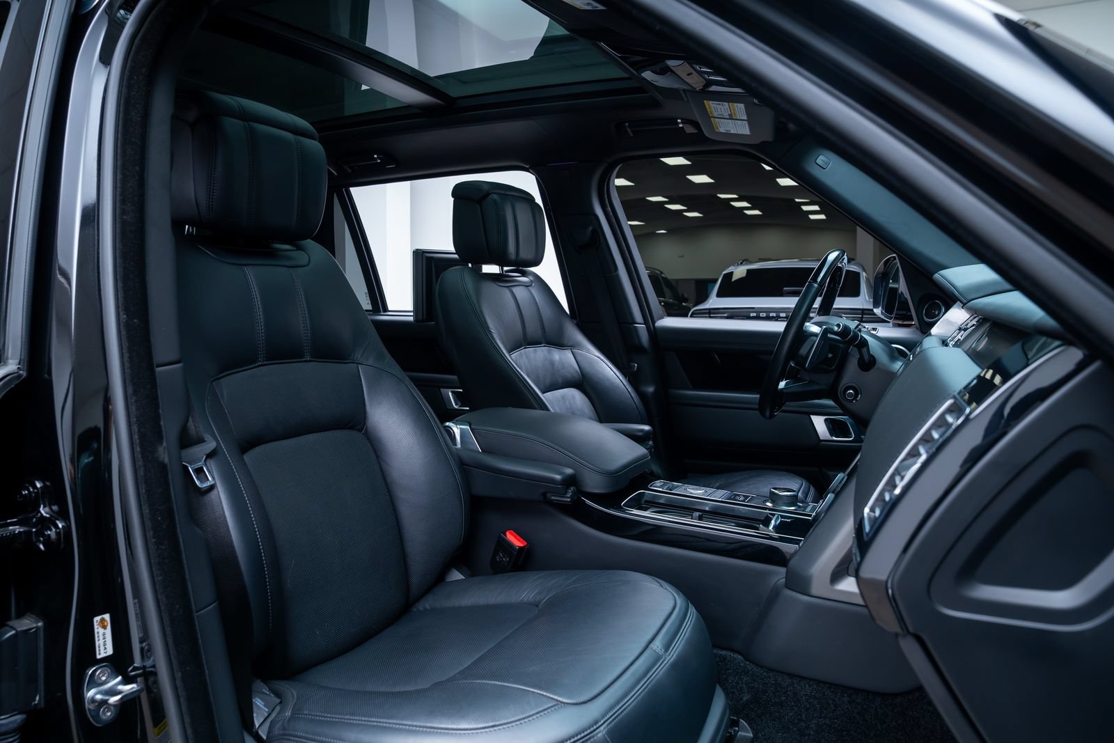 Used 2021 Land Rover Range Rover Autobiography Fifty Edition AWD/4WD image 24