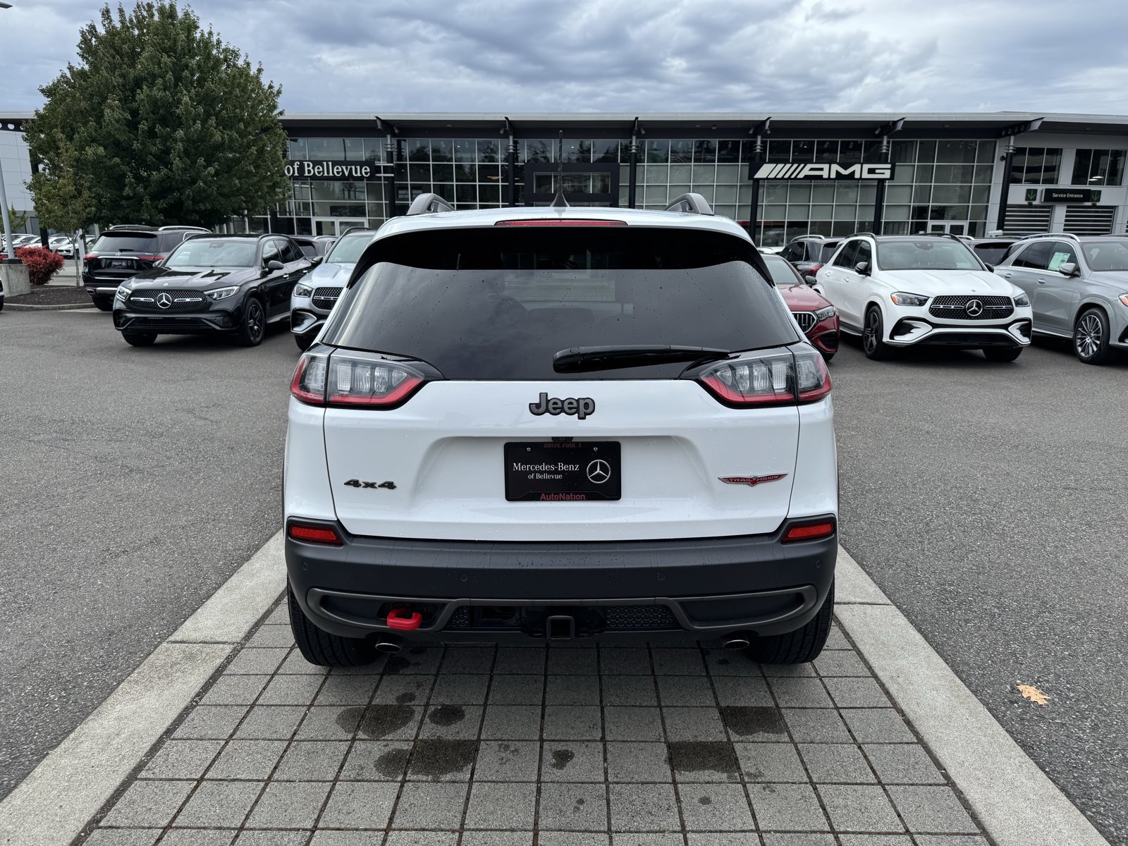 Used 2019 Jeep Cherokee Trailhawk AWD/4WD image 5