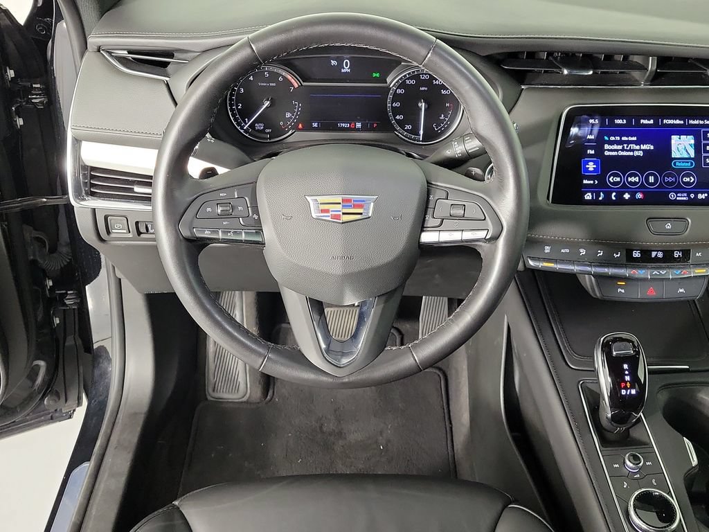 Certified 2023 Cadillac XT4 Premium Luxury AWD/4WD image 17