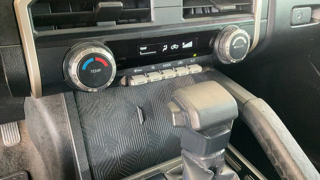 Used 2024 Toyota Tacoma SR AWD/4WD image 17