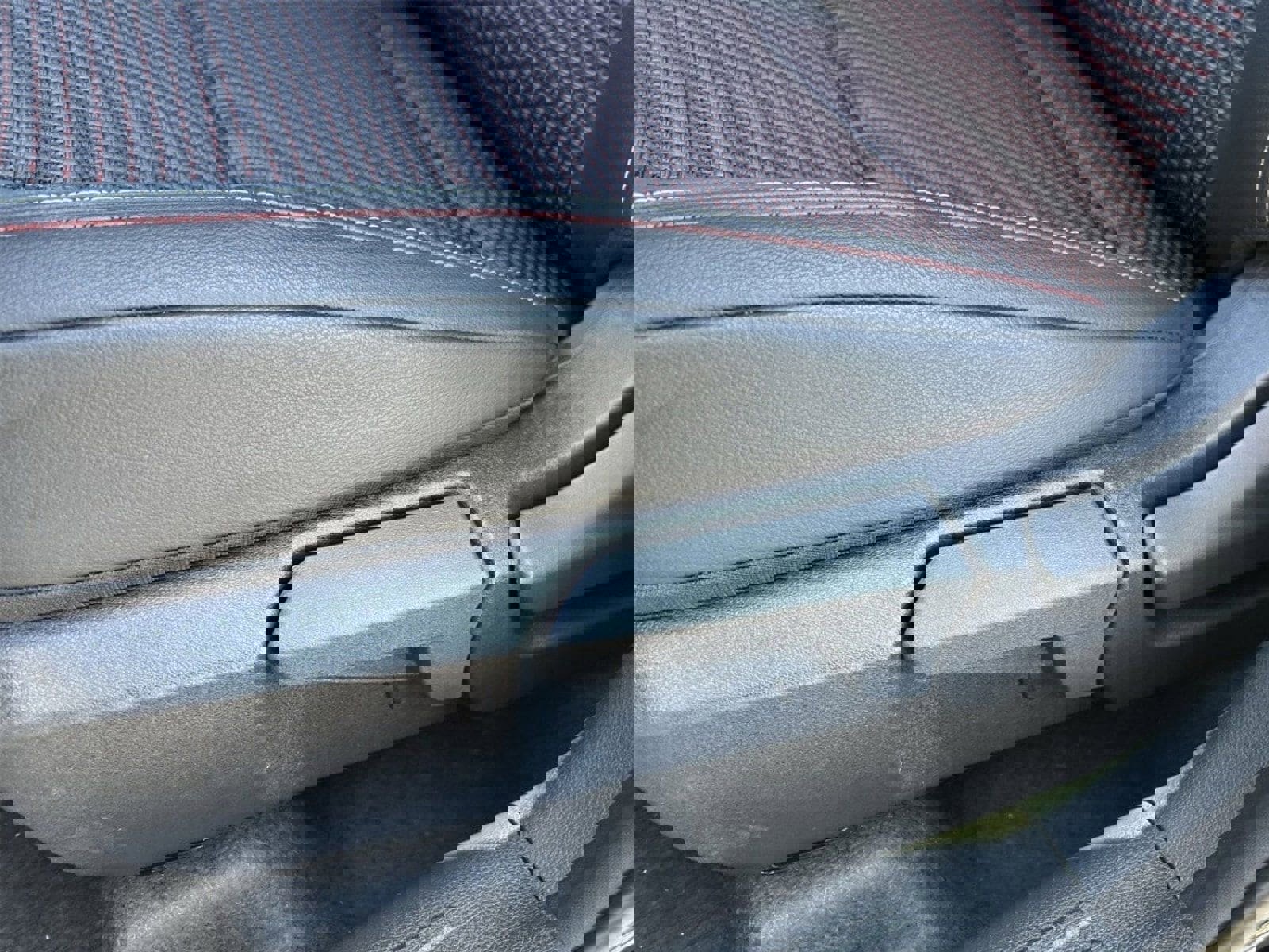 New 2025 Nissan Kicks SR image 22