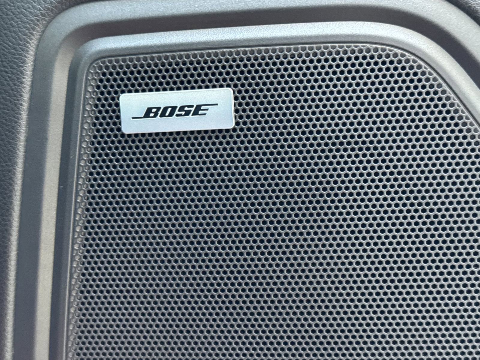 Certified 2025 Porsche Macan image 21