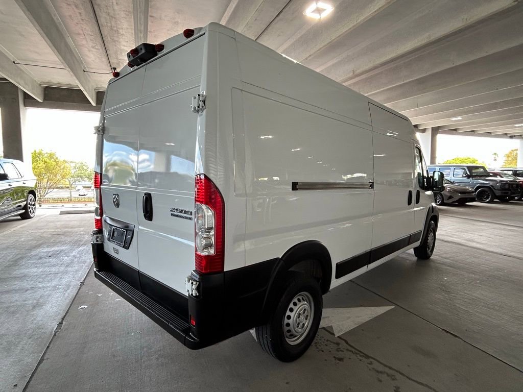 Used 2025 RAM ProMaster 2500 w/ Convenience Group image 5