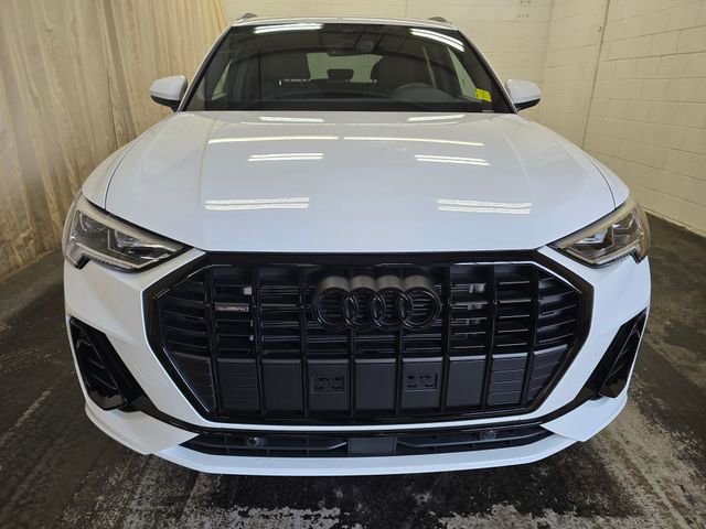 Certified 2025 Audi Q3 2.0T Premium w/ Convenience Package AWD/4WD image 4