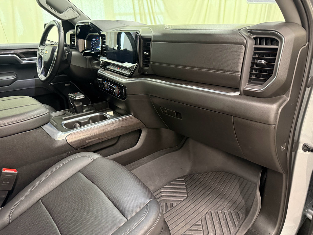 Certified 2023 Chevrolet Silverado 1500 LTZ w/ Technology Package AWD/4WD image 28