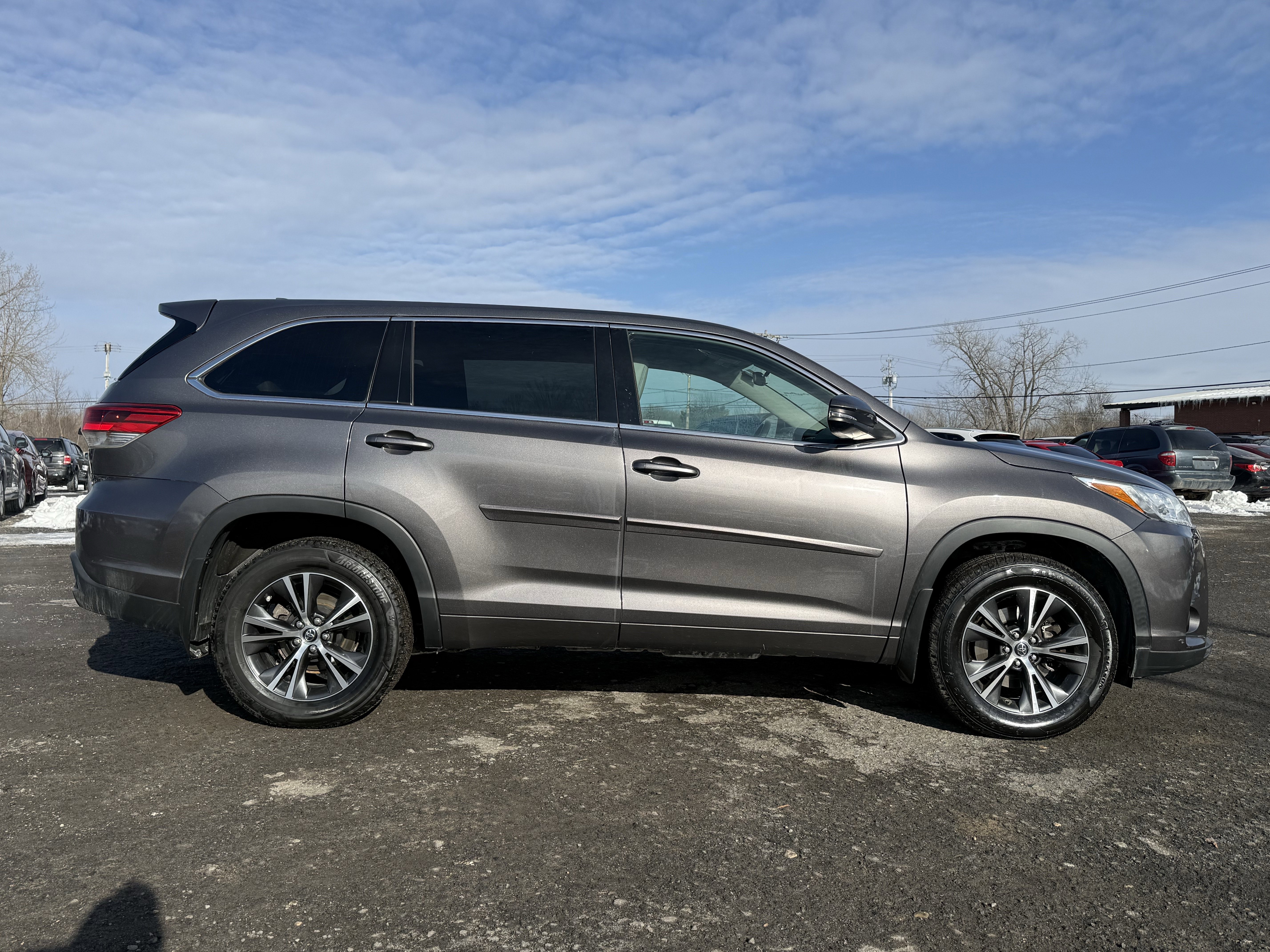 Used 2017 Toyota Highlander Plus image 10