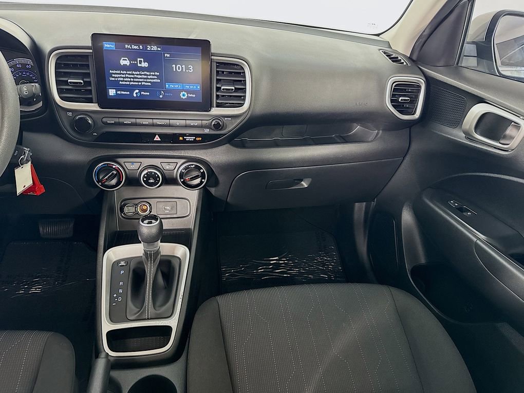 Used 2020 Hyundai Venue SE image 24