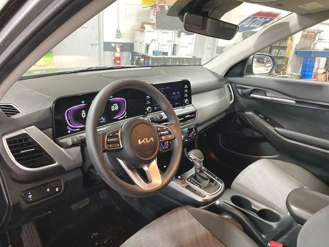 Used 2024 Kia Seltos LX AWD/4WD image 10